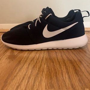 Nike Roshe One Obsidian/White